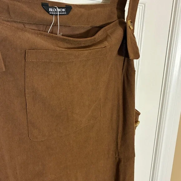 NWT BloomChic Brown Corduroy Patched Pocket Button Detail Dress | Plus 22–24 - Picture 4 of 9